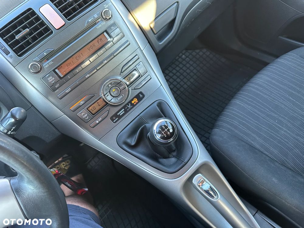 Toyota Auris 1.4 VVT-i Sol - 23