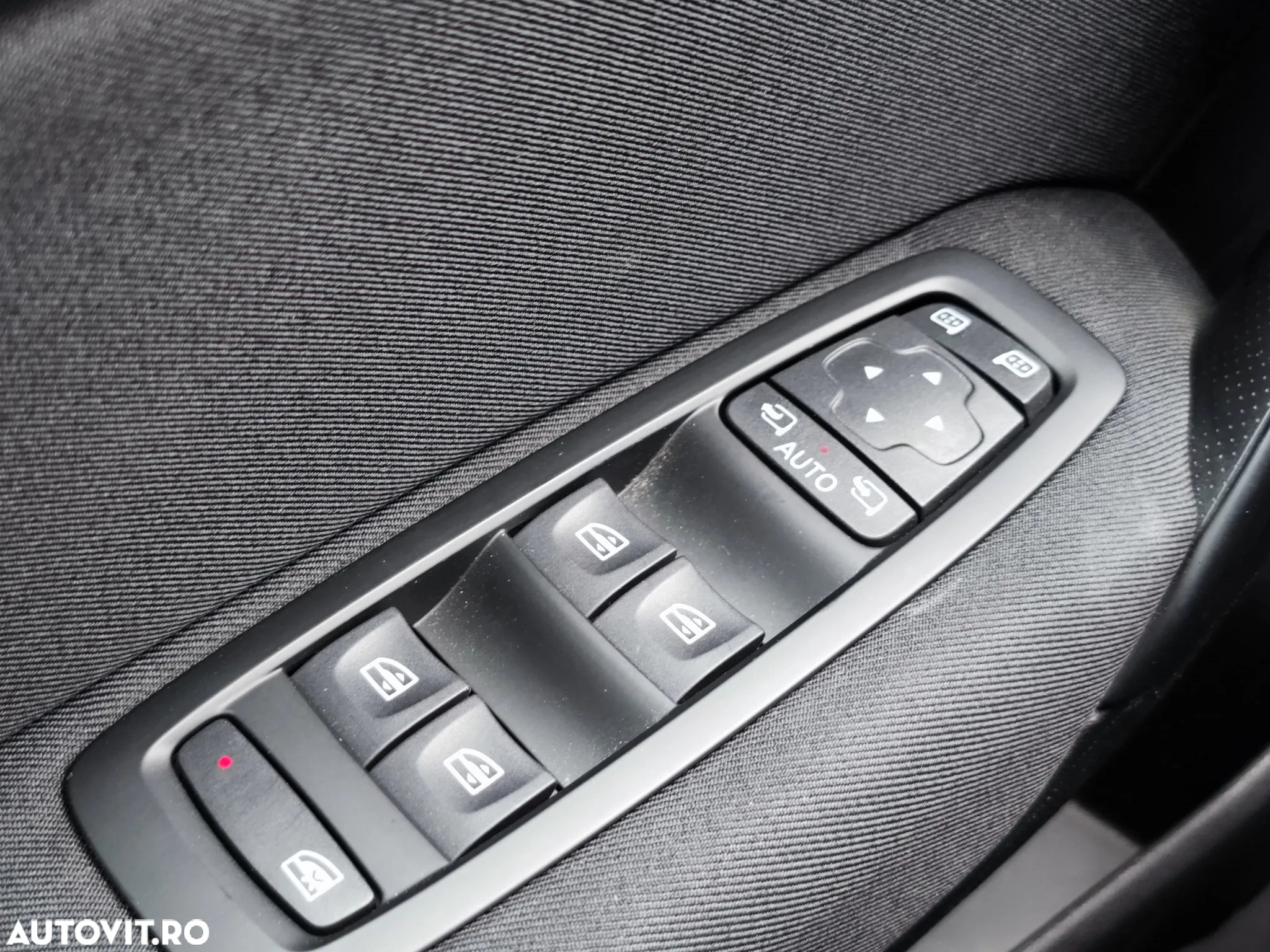 Renault Megane ENERGY TCe 140 EDC BUSINESS - 28