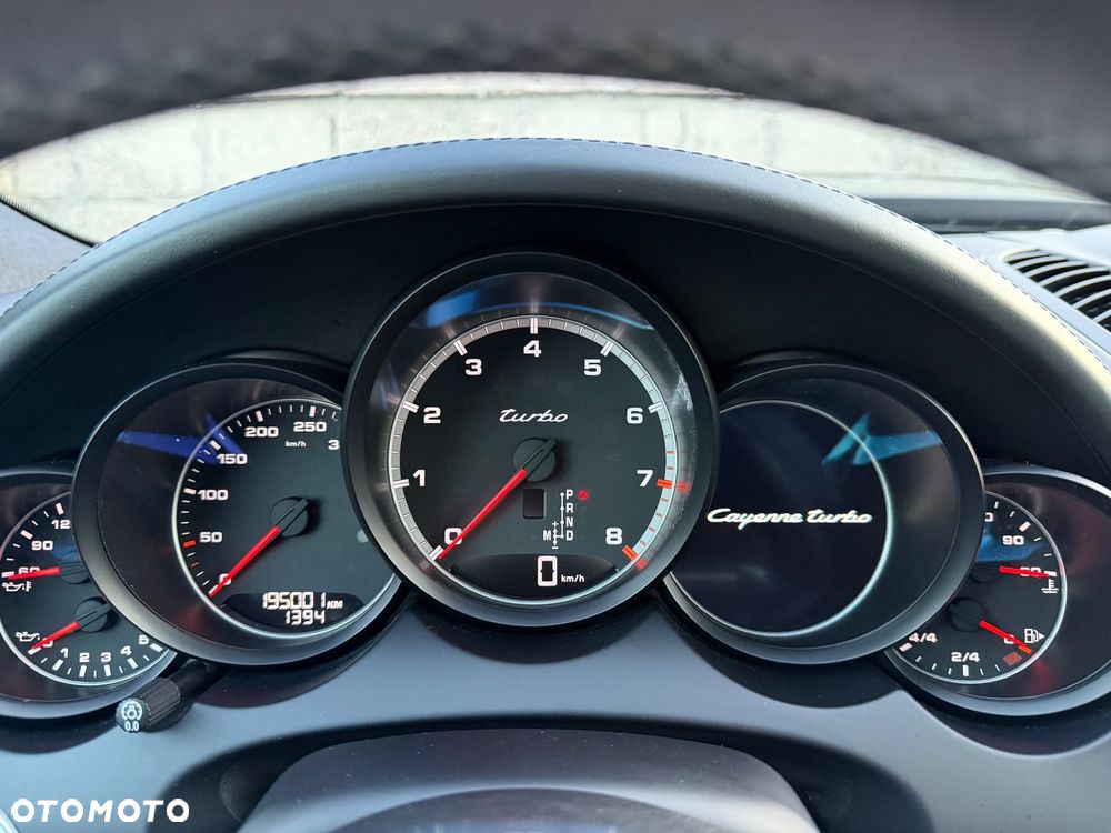 Porsche Cayenne - 38