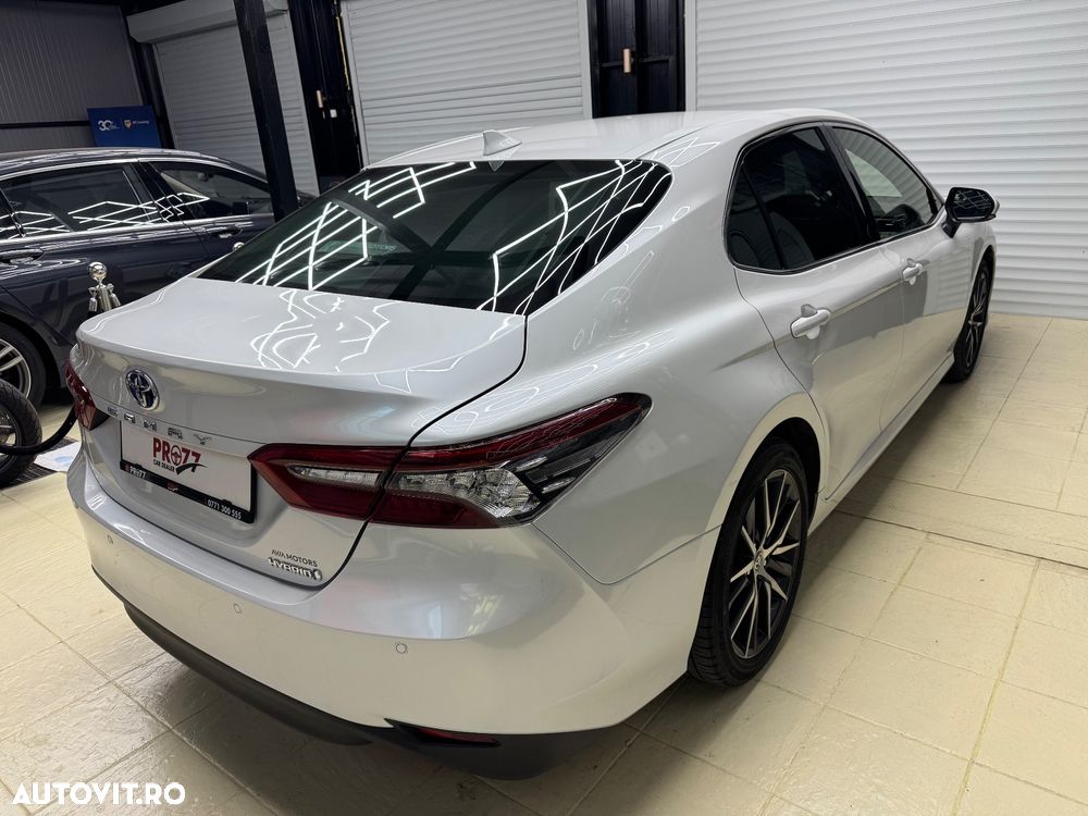 Toyota Camry 2.5 HEV Executive - 4