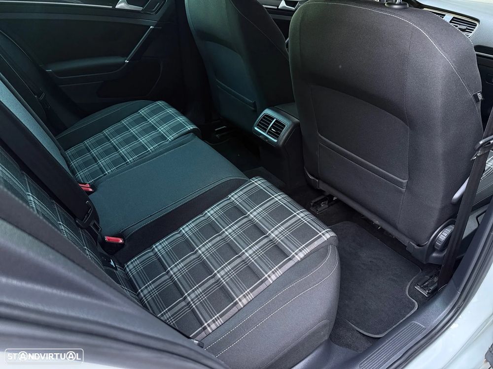 VW Golf 2.0 TDI GTD - 21