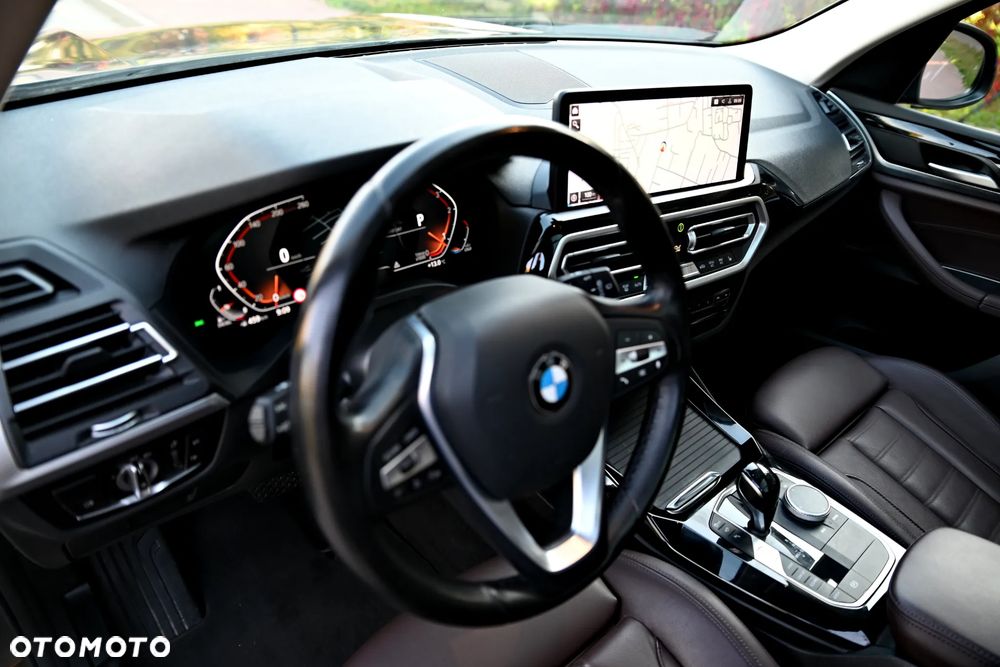 BMW X3 sDrive18d Luxury Line - 23