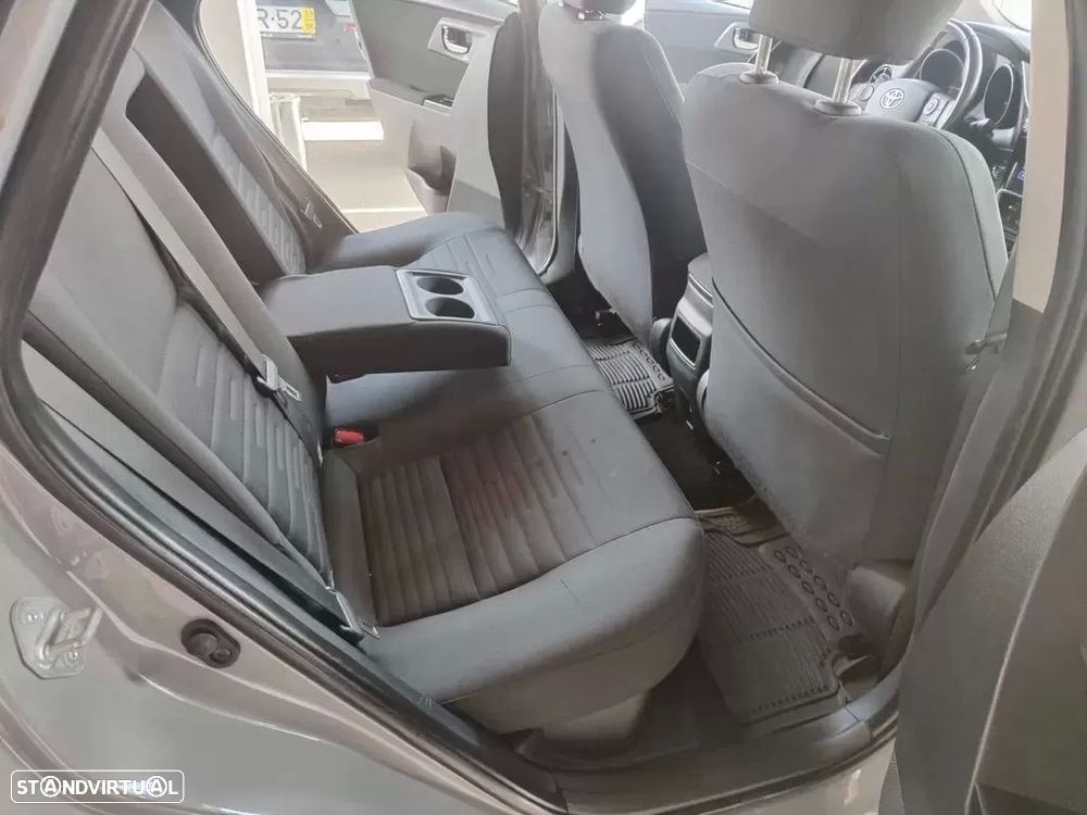 Toyota Auris Touring Sports 1.8 HSD Comfort+P.Sport - 14