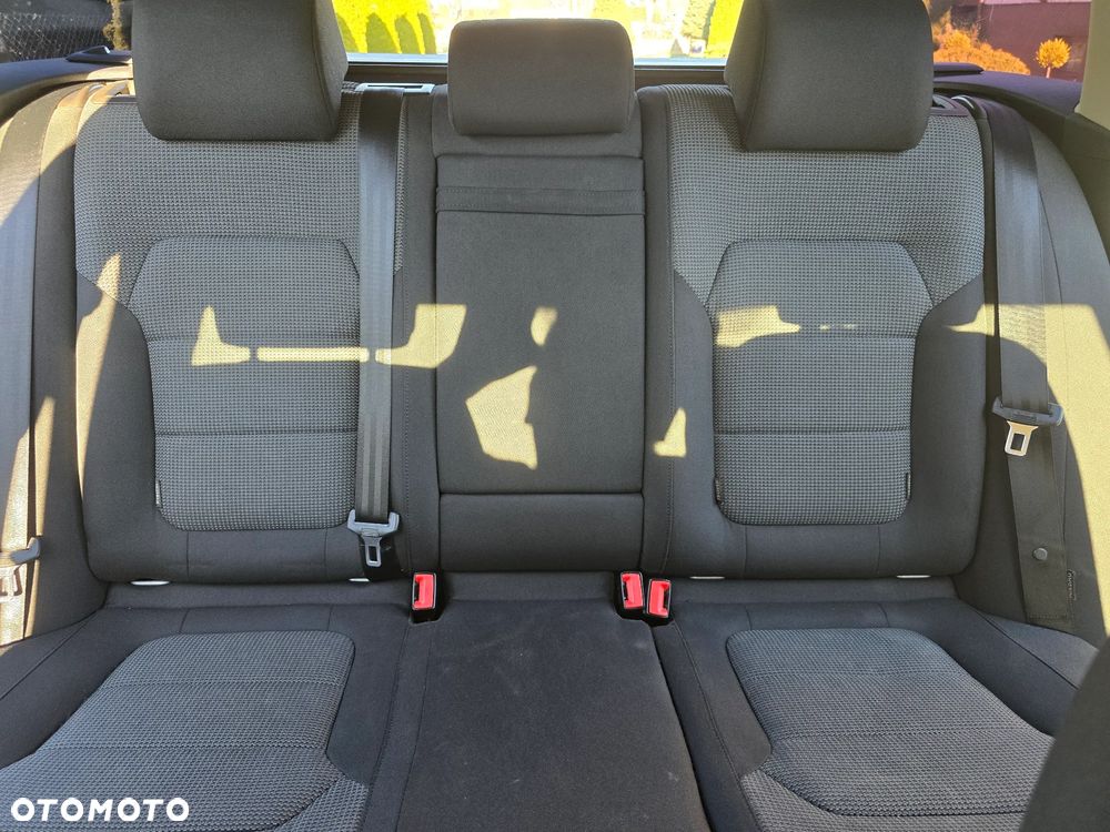 Volkswagen Passat 2.0 TDI BlueMotion Technology Exclusive - 19
