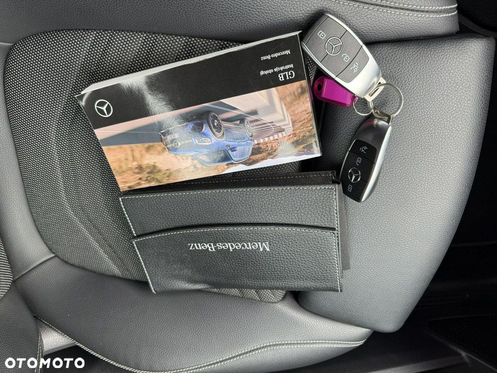 Mercedes-Benz GLB 200 7G-DCT - 33