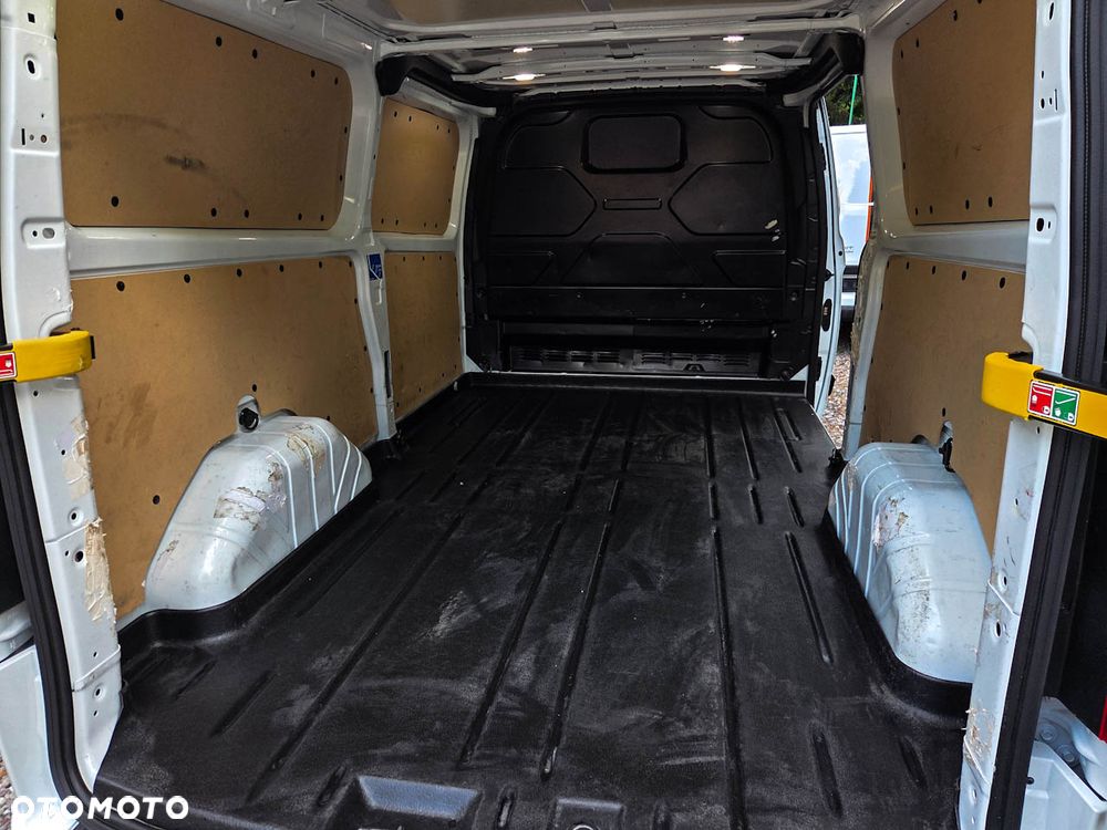 Ford TRANSIT CUSTOM - 11