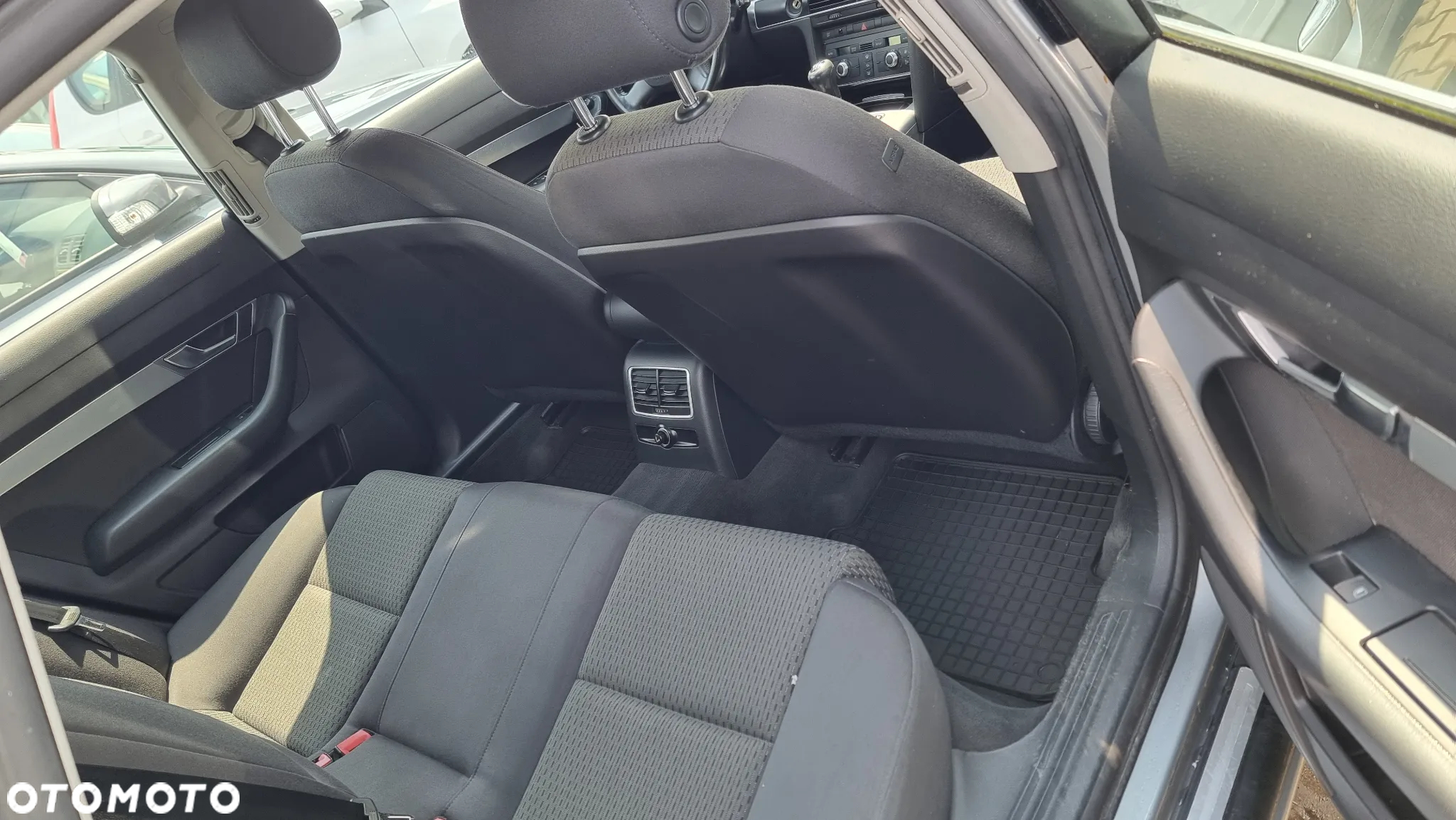 Audi A6 2.0T FSI - 11