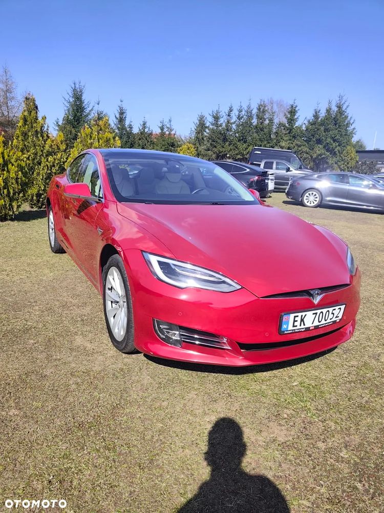 Tesla Model S - 1