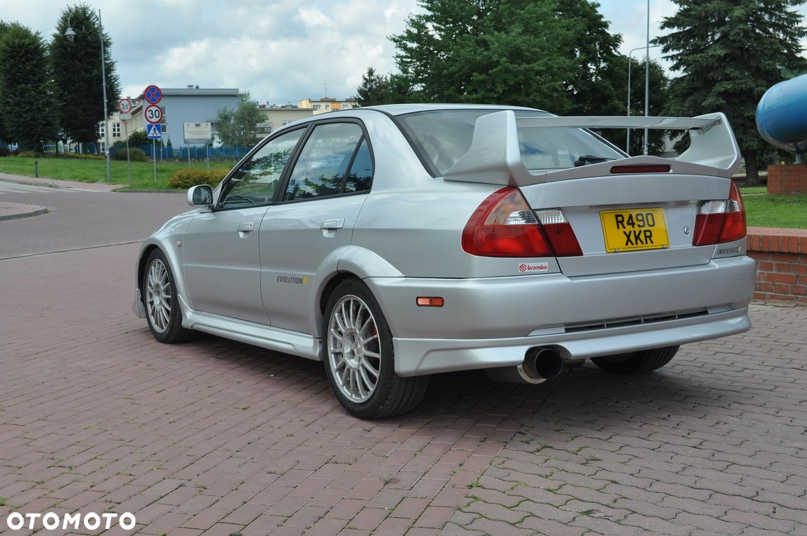 Mitsubishi Lancer Evolution IX - 10