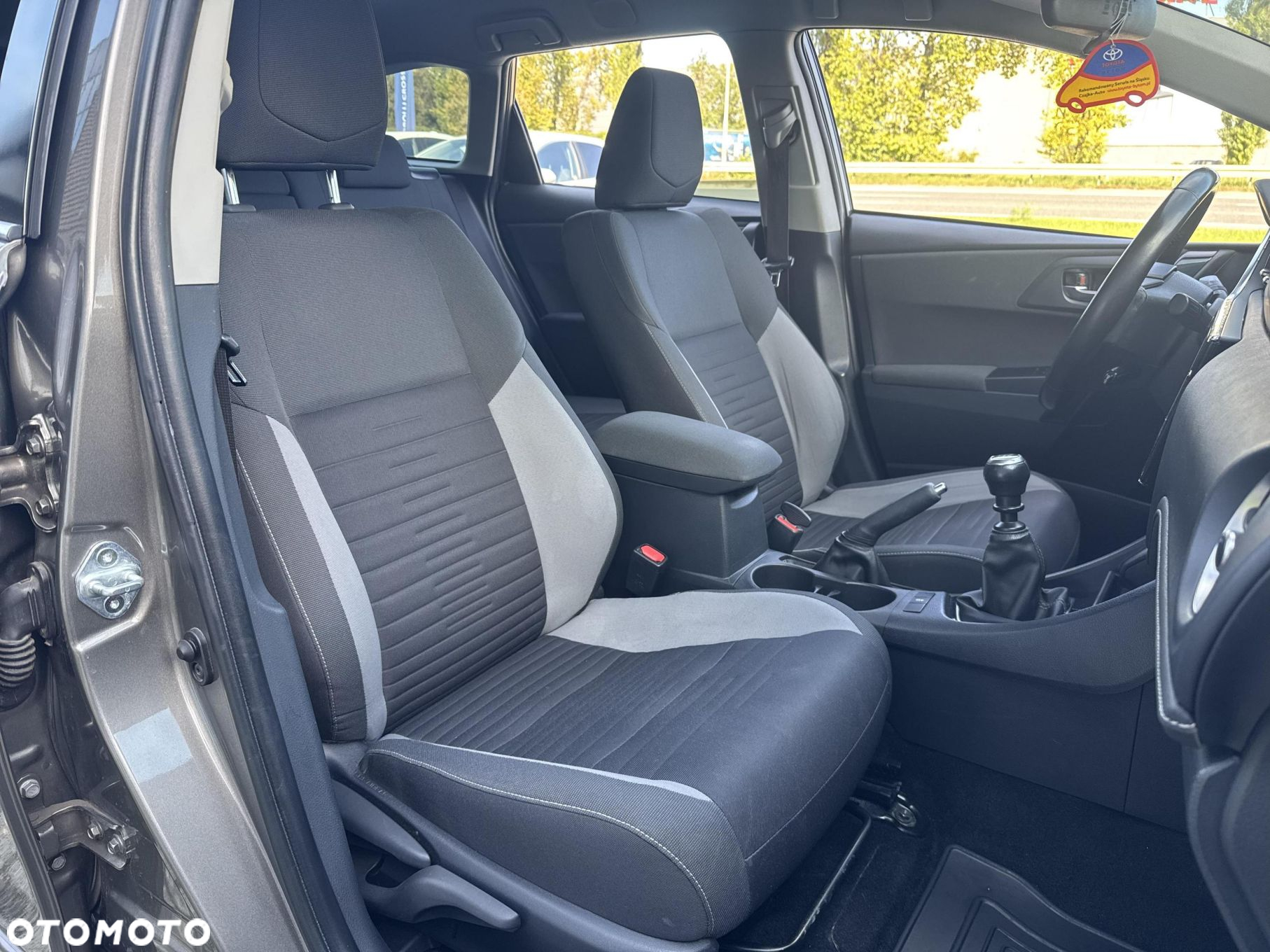 Toyota Auris 1.6 Premium Comfort - 18