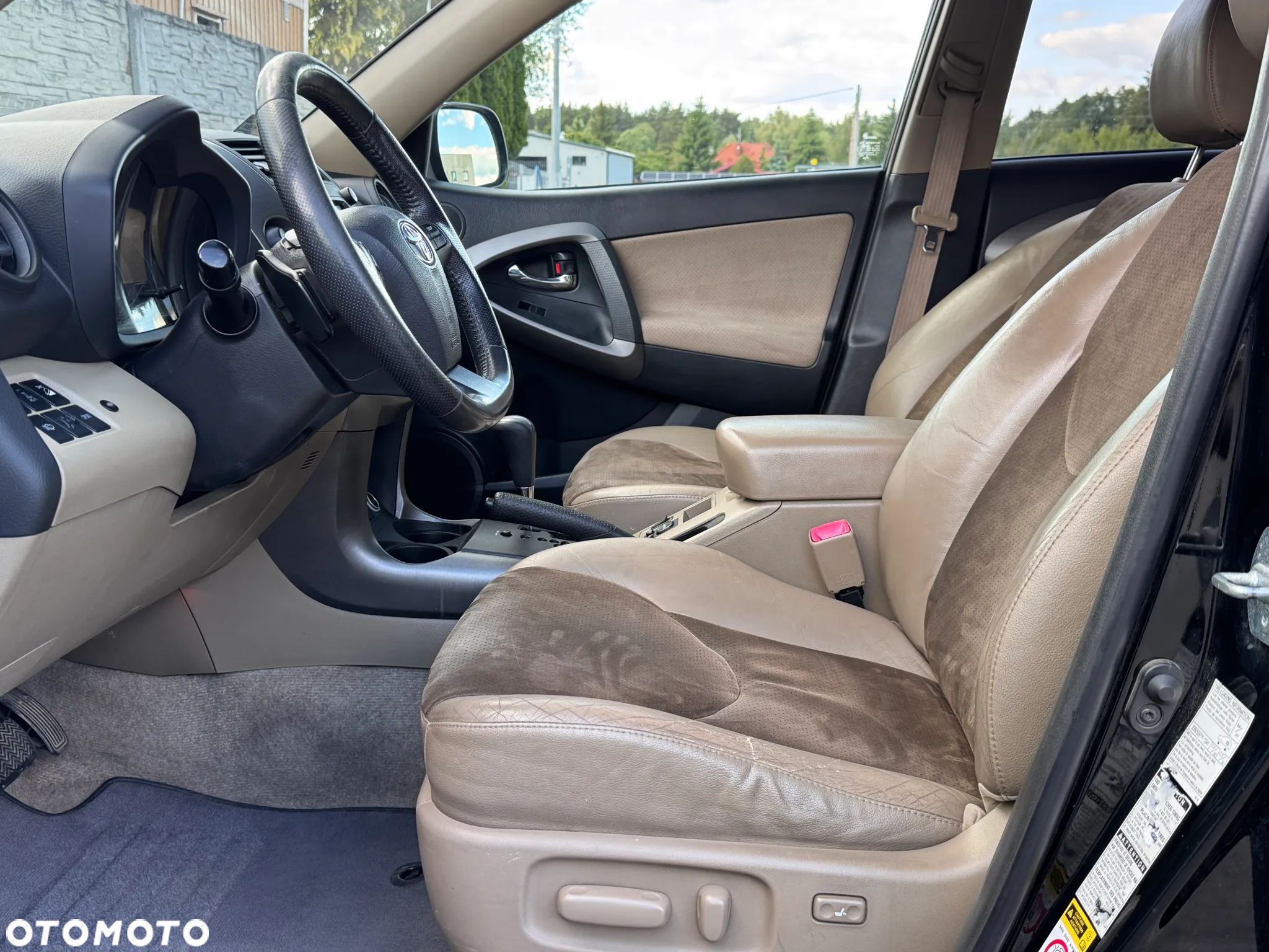 Toyota RAV4 2.2 D-CAT Premium - 6