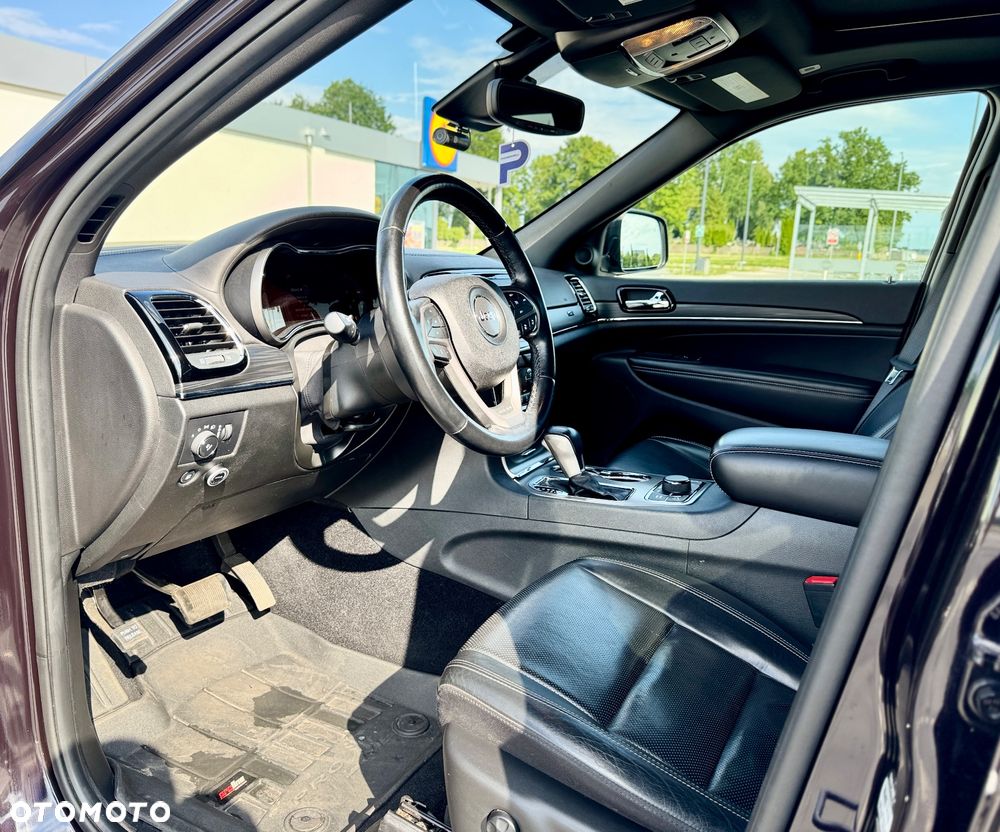 Jeep Grand Cherokee - 12