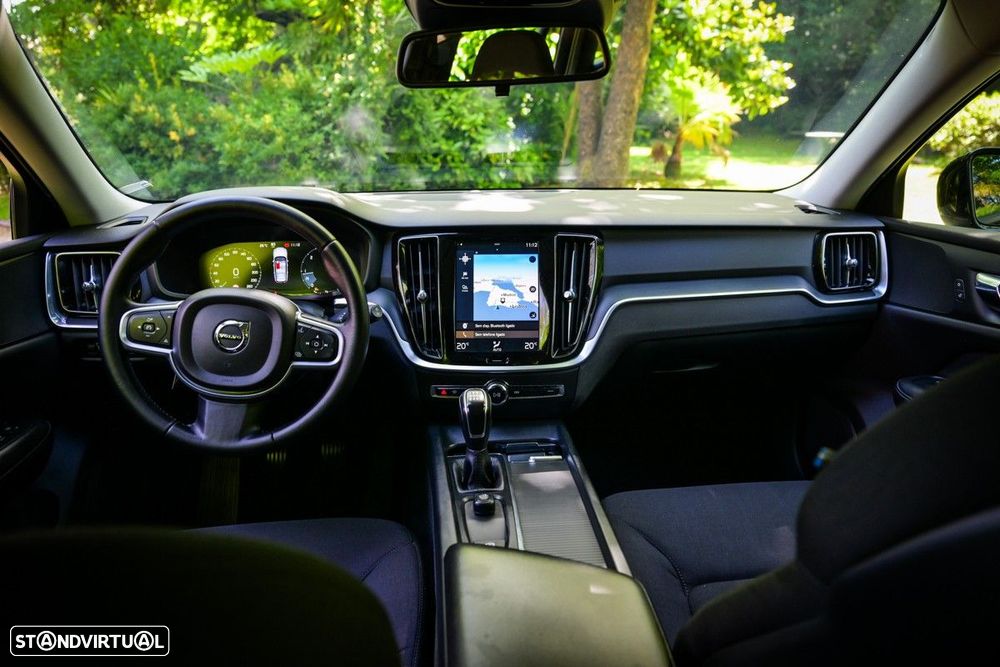 Volvo V60 2.0 D3 Momentum - 38
