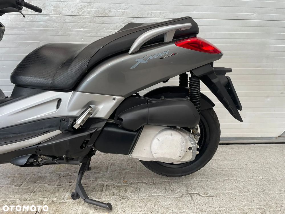 Yamaha X-max - 23