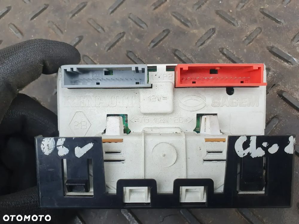 Wyświetlacz Radia Renault SCENIC I LIFT 8200028364A POSIADAM 3 SZT - 3