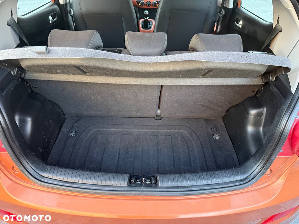 Hyundai i10 1.2 Fifa World Cup Edition - 19