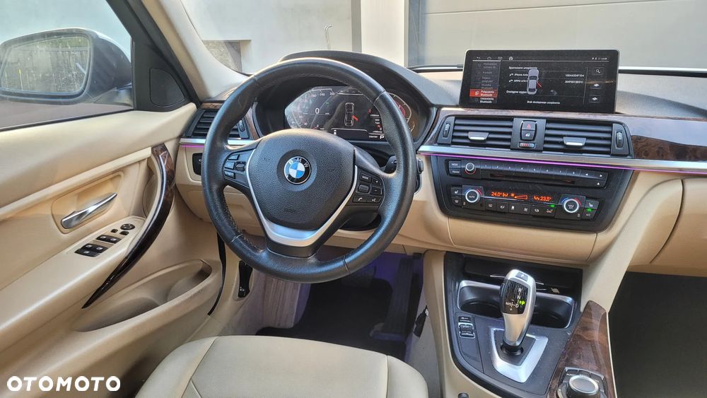 BMW Seria 3 328i xDrive - 11