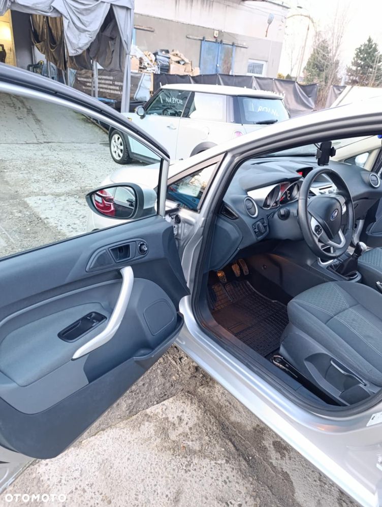 Ford Fiesta - 7