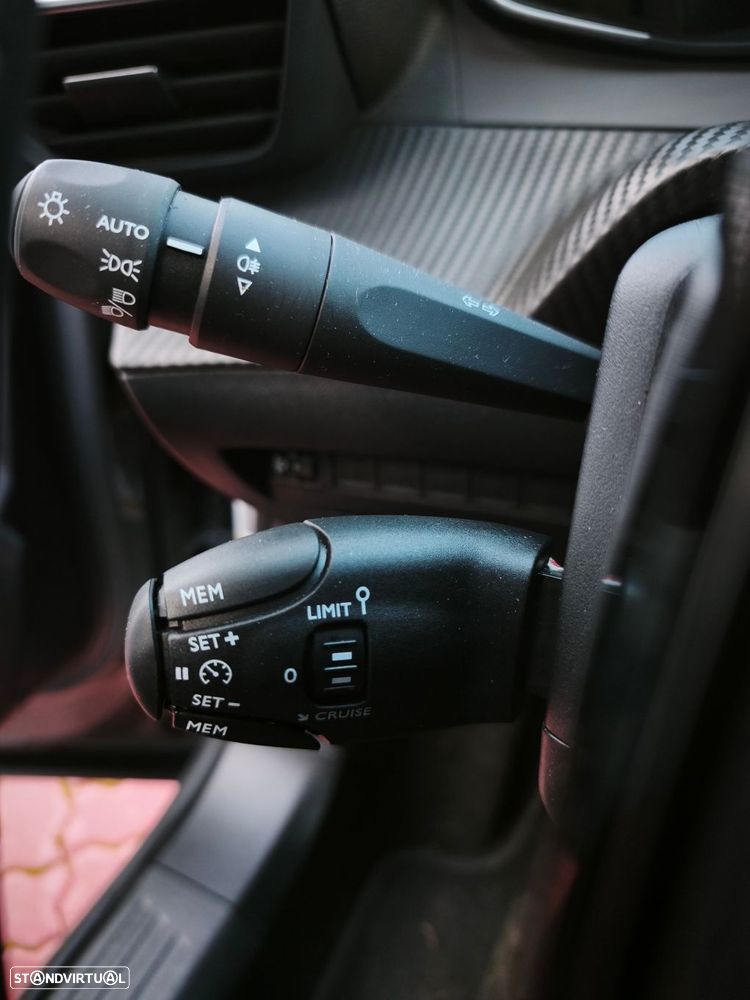 Peugeot 2008 1.2 PureTech Active Pack - 25