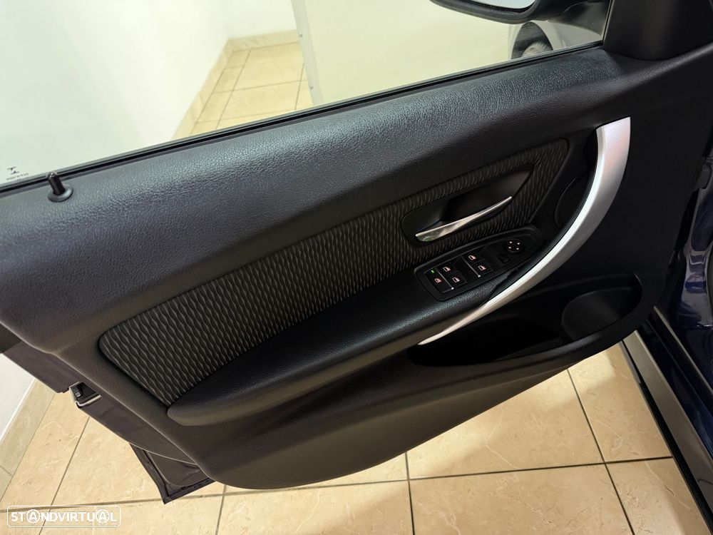 BMW 316 d Line Sport - 13