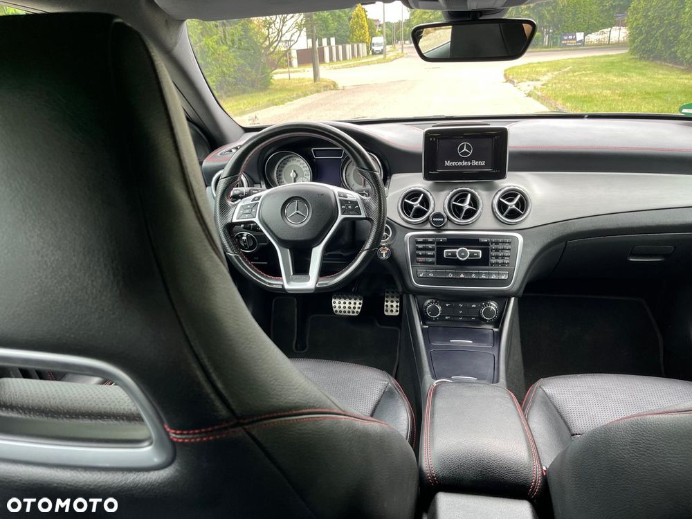 Mercedes-Benz GLA 220 CDI 4Matic 7G-DCT AMG Line - 12