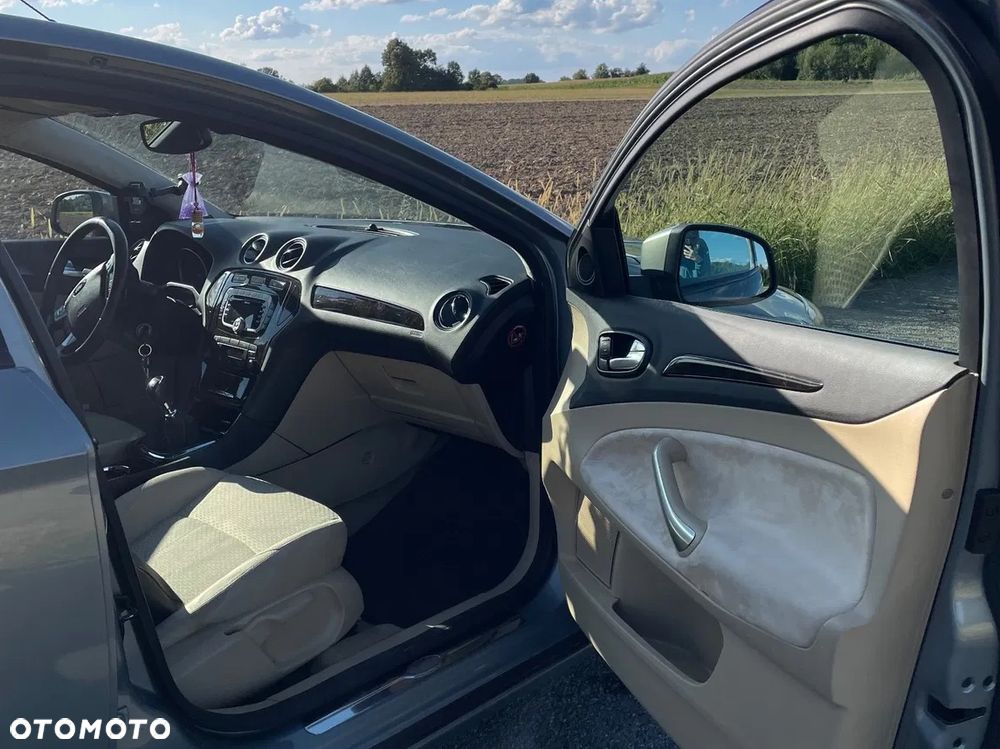 Ford Mondeo 1.8 TDCi Ghia - 13