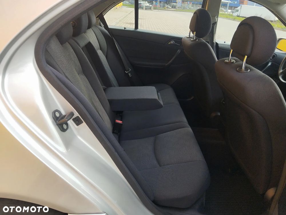 Mercedes-Benz Klasa C 180 Kompressor Classic - 27
