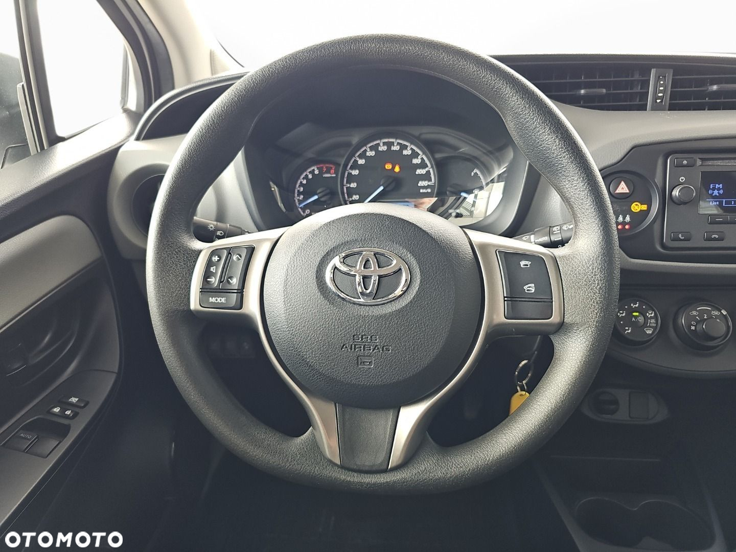 Toyota Yaris 1.0 Active EU6 - 10
