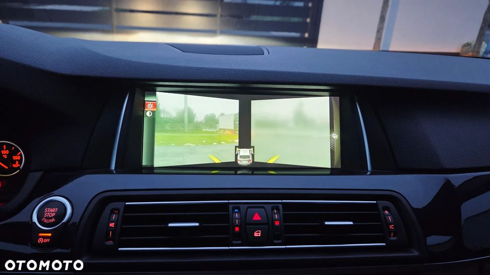 BMW Seria 5 525d xDrive - 23