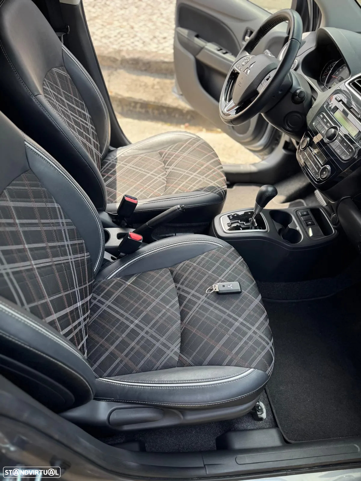 Mitsubishi Space Star 1.2 Intense CVT - 15