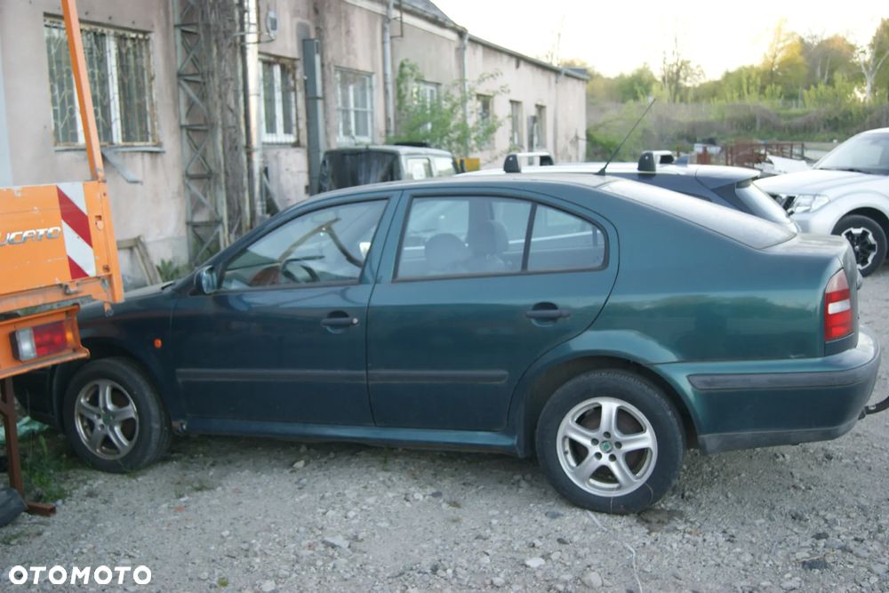 Skoda Octavia 1.6 Elegance - 2