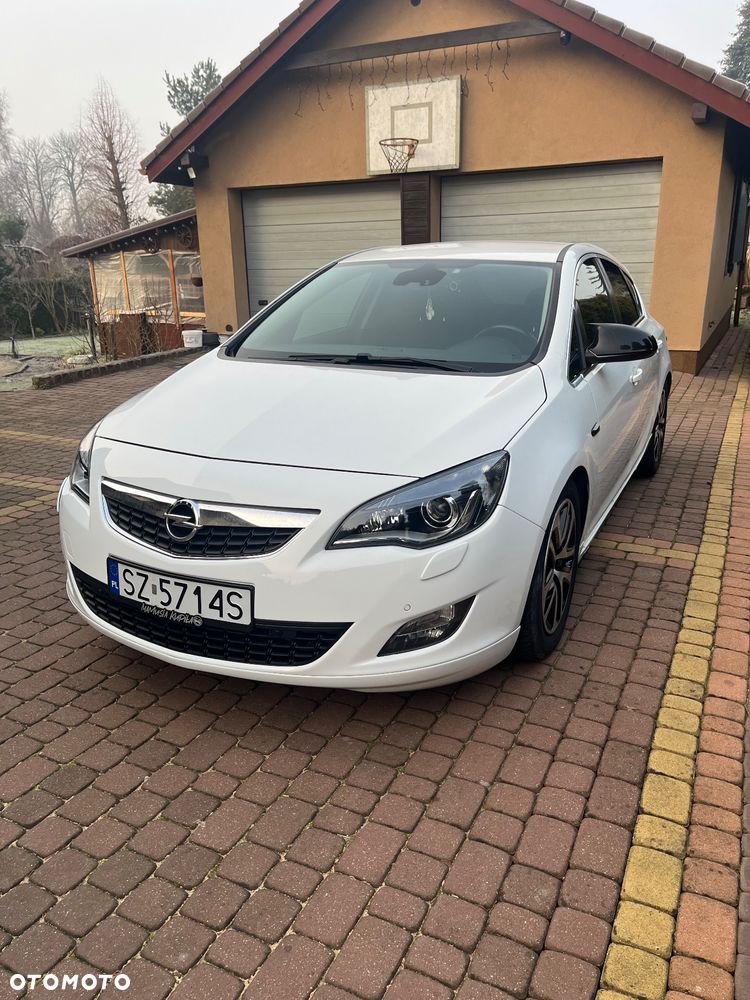 Opel Astra 1.6 Turbo Edition - 1