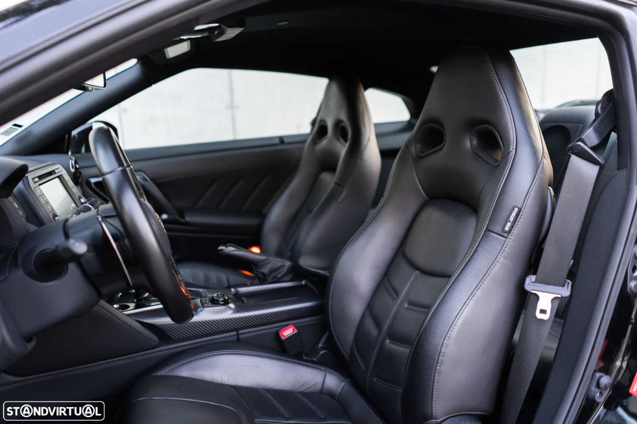 Nissan GT-R 3.8 V6 Black Edition - 12