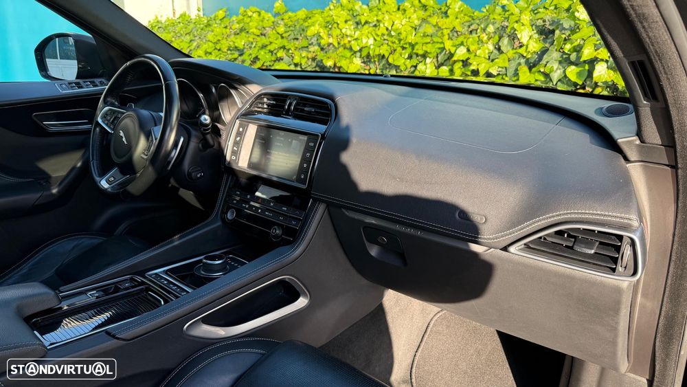 Jaguar F-Pace 2.0 i4D R-Sport Aut. - 10