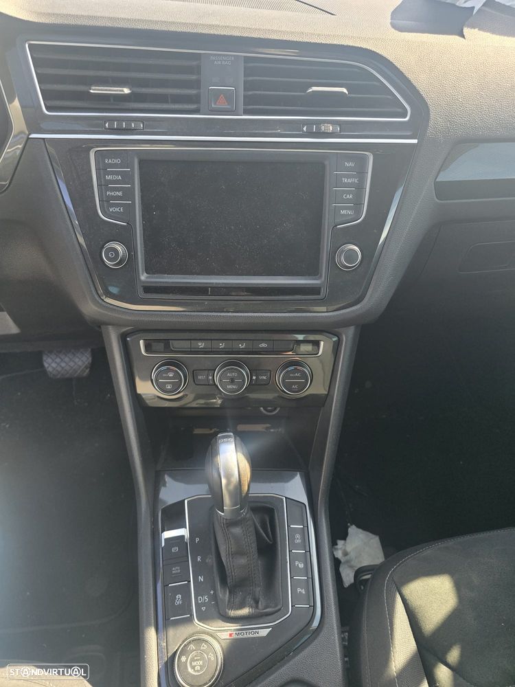 VW Tiguan 2.0 TDI R-Line DSG 4Motion - 9