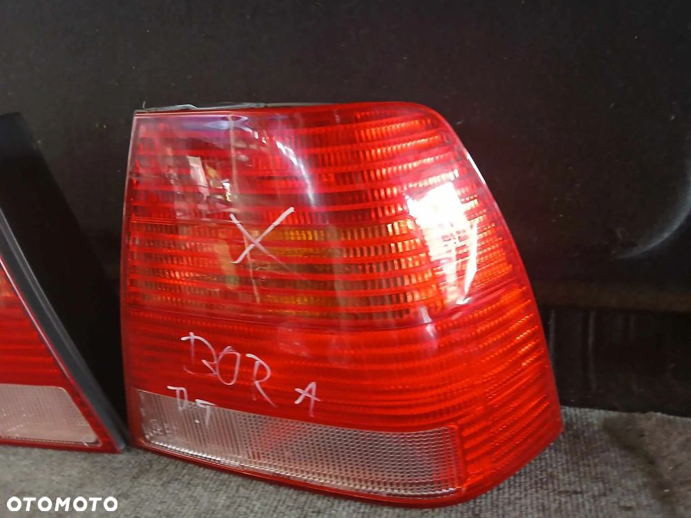Volkswagen Bora Sedan Lampa Tylna prawa - 2