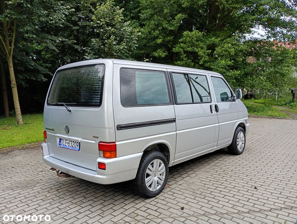 Volkswagen Caravelle - 16