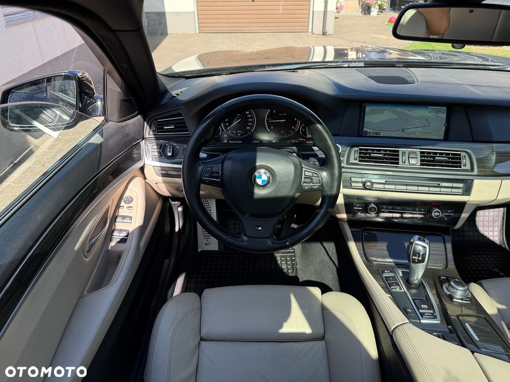 BMW Seria 5 525d Sport-Aut - 25