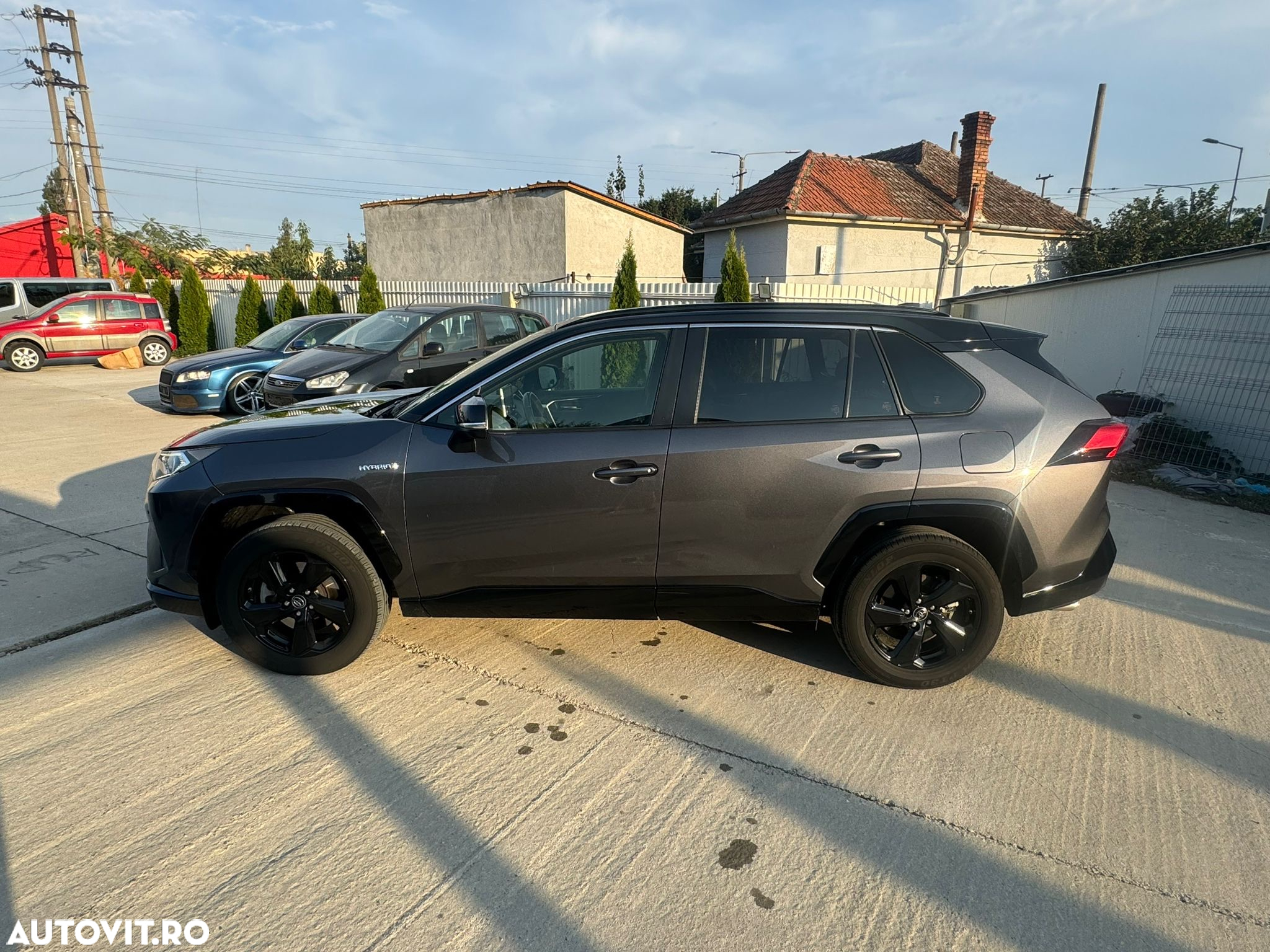 Toyota RAV4 2.5 Hybrid VVT-iE 4x4 Luxury - 2
