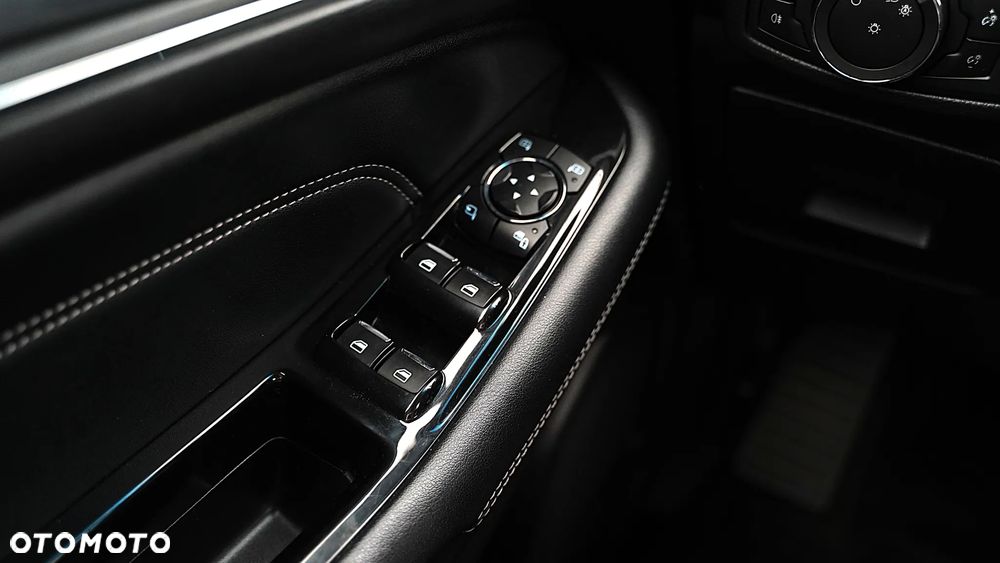 Ford Edge 2.0 TDCi Twin-Turbo 4WD Titanium - 36