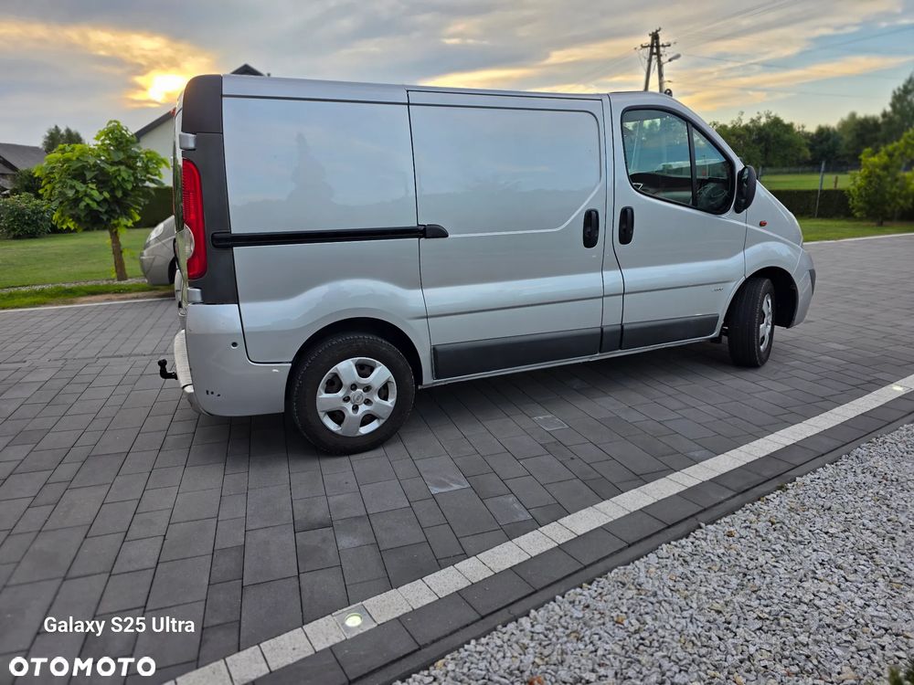 Opel Vivaro - 10