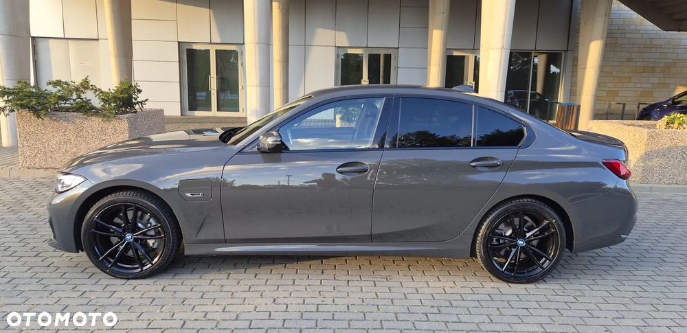 BMW Seria 3 330e PHEV xDrive M Sport sport - 14