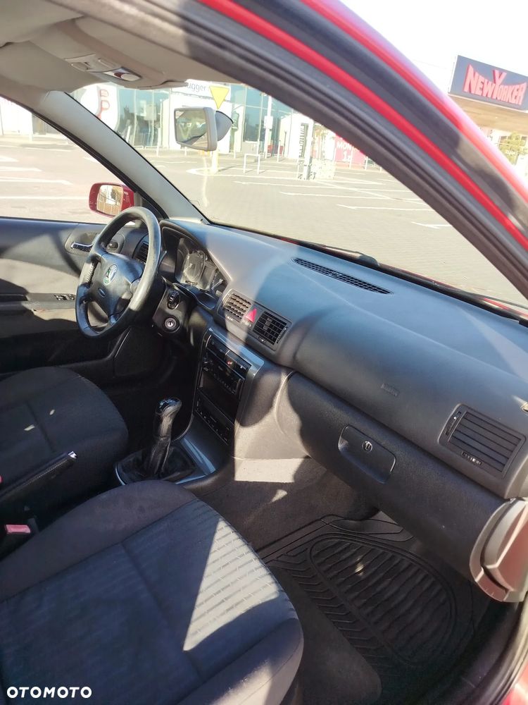 Skoda Octavia 1.8T Tour Classic - 30
