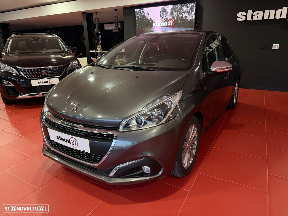 Peugeot 208 1.2 PureTech Signature - 2