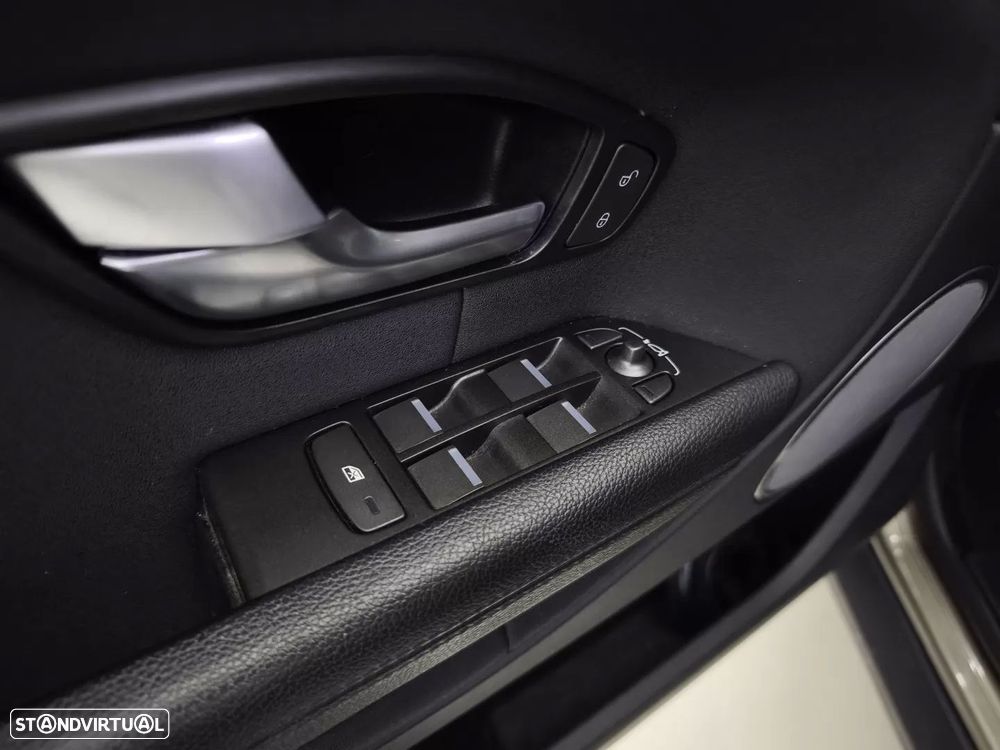 Land Rover Range Rover Evoque - 23