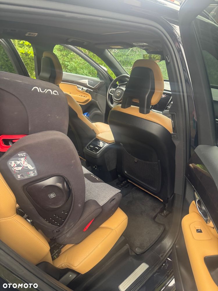 Volvo XC 90 - 9