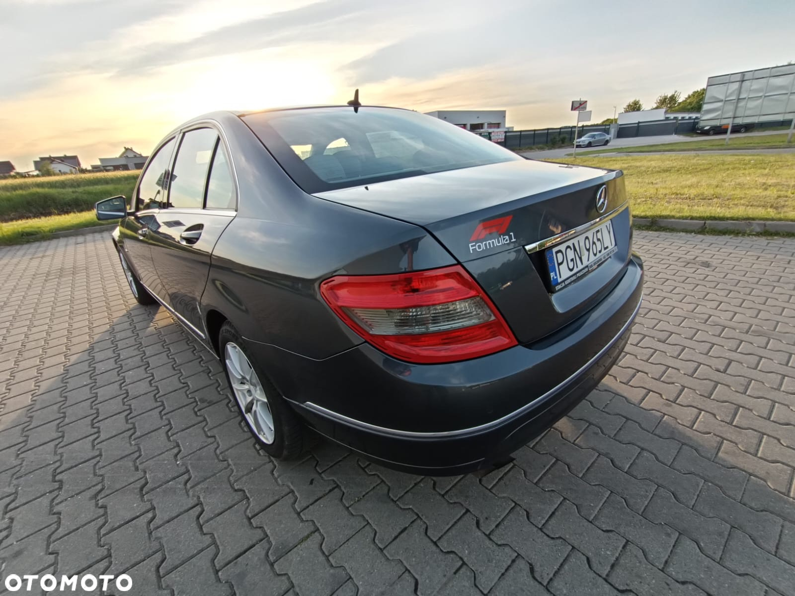 Mercedes-Benz Klasa C 180 BlueEFFICIENCY 7G-TRONIC Avantgarde - 7
