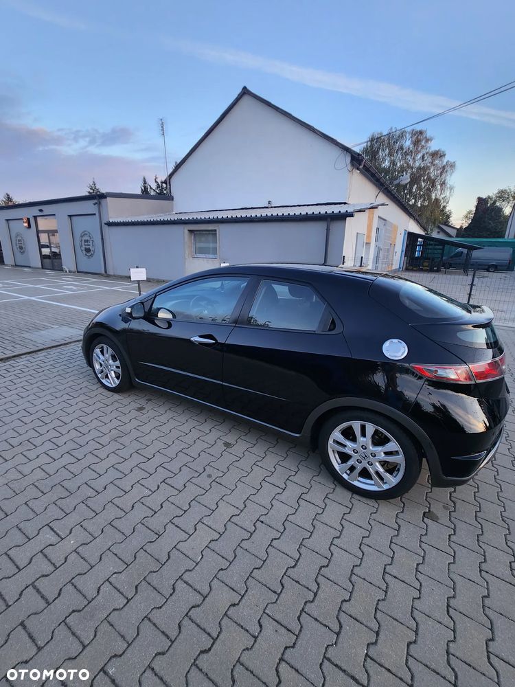Honda Civic 1.8 Executive - 3