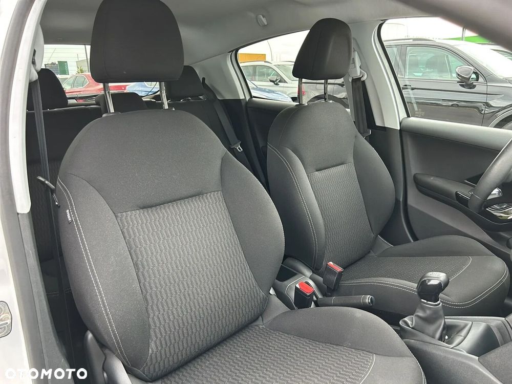 Peugeot 208 1.2 PureTech Style - 17