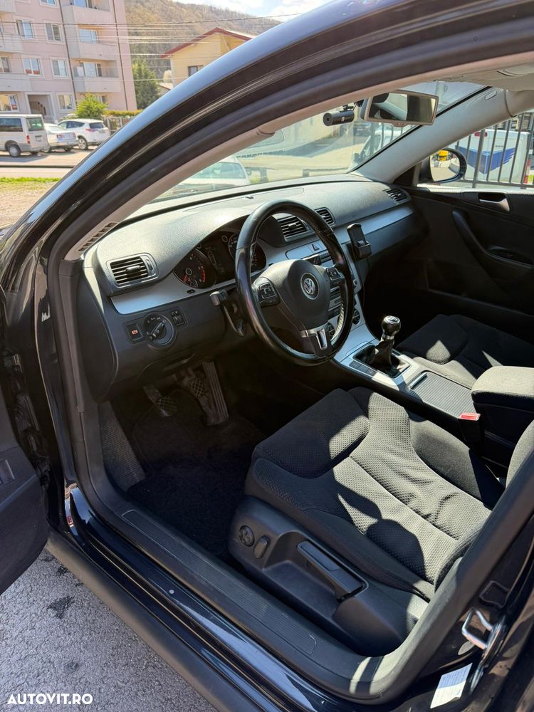 Volkswagen Passat 2.0 TDI DPF Comfortline Blue Motion Technology - 4